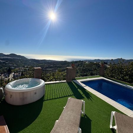 Villa En Frigiliana Con Piscina, Jacuzzi Y Espectaculares Vistas Zewnętrze zdjęcie