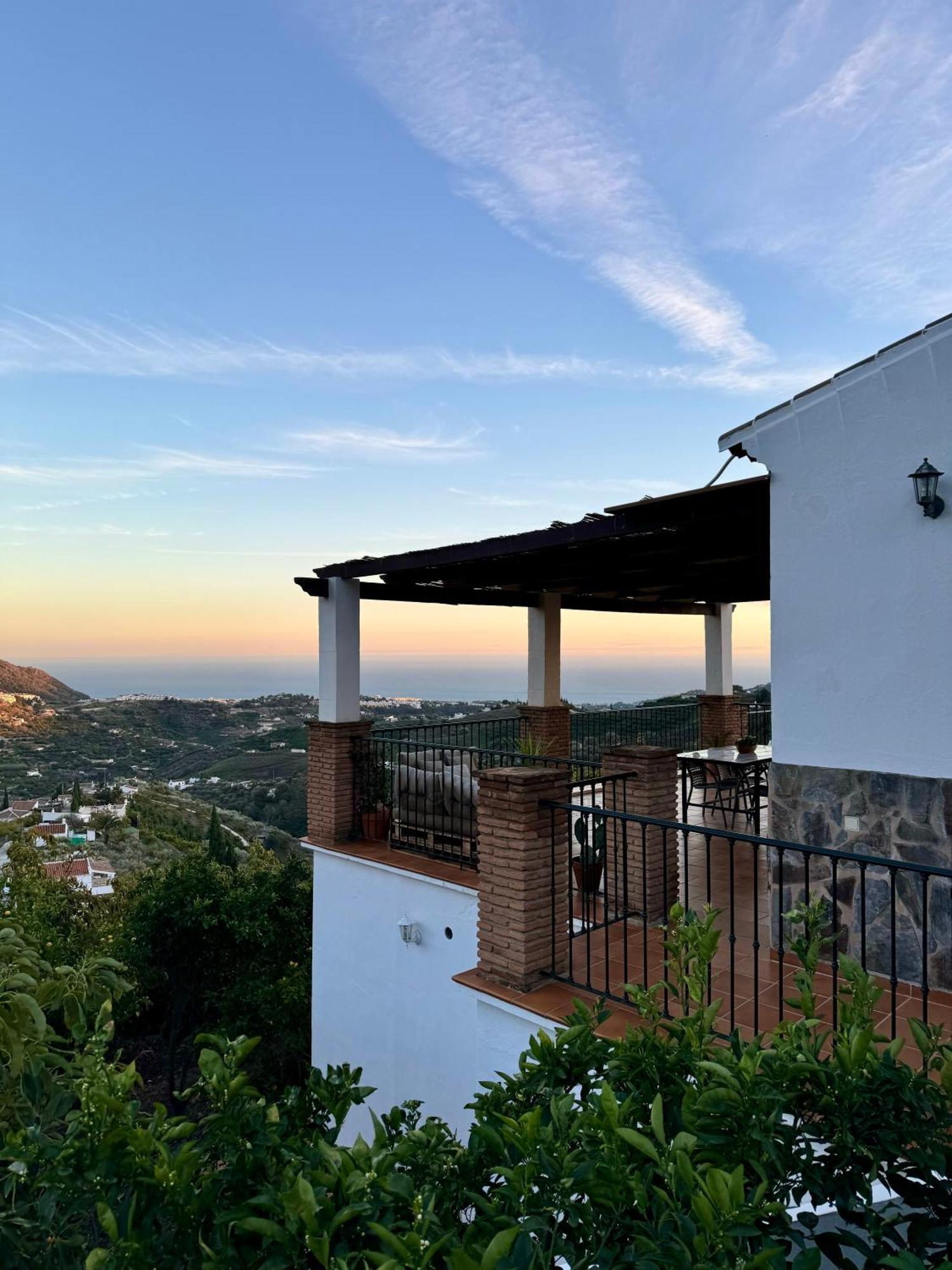 Villa En Frigiliana Con Piscina, Jacuzzi Y Espectaculares Vistas Zewnętrze zdjęcie