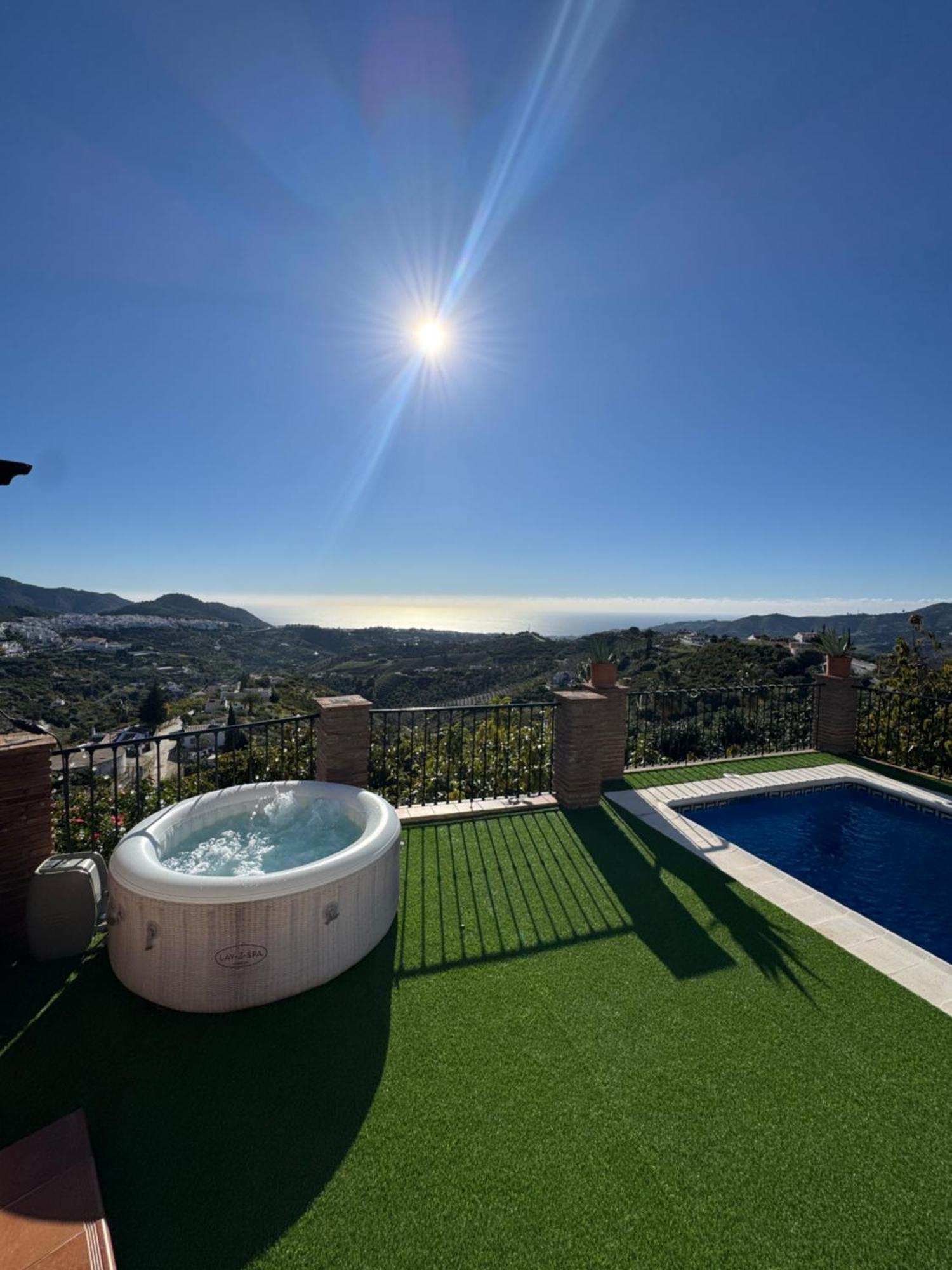 Villa En Frigiliana Con Piscina, Jacuzzi Y Espectaculares Vistas Zewnętrze zdjęcie