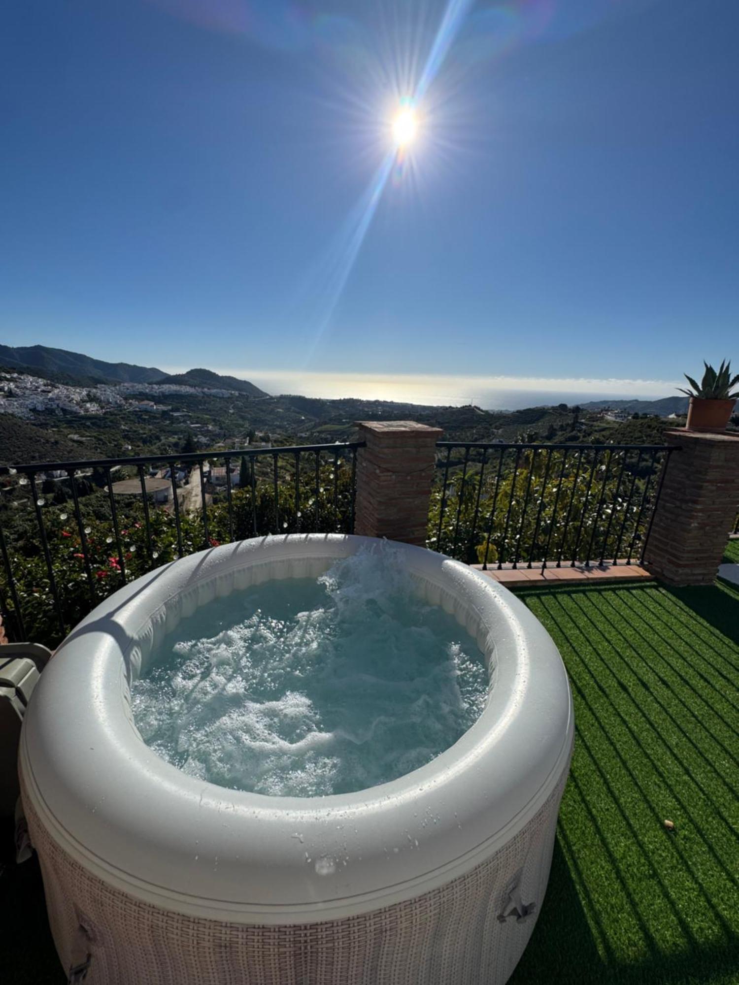 Villa En Frigiliana Con Piscina, Jacuzzi Y Espectaculares Vistas Zewnętrze zdjęcie