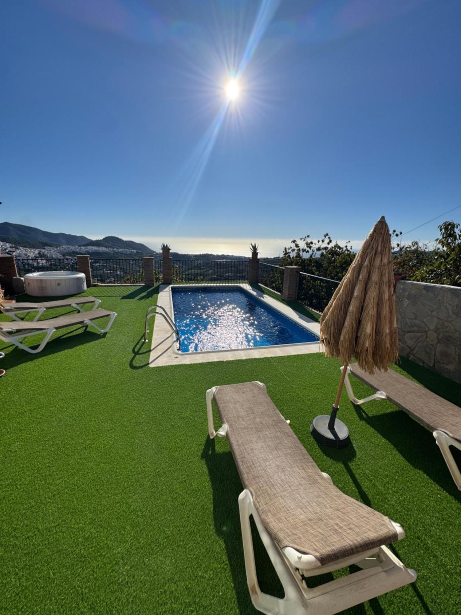 Villa En Frigiliana Con Piscina, Jacuzzi Y Espectaculares Vistas Zewnętrze zdjęcie