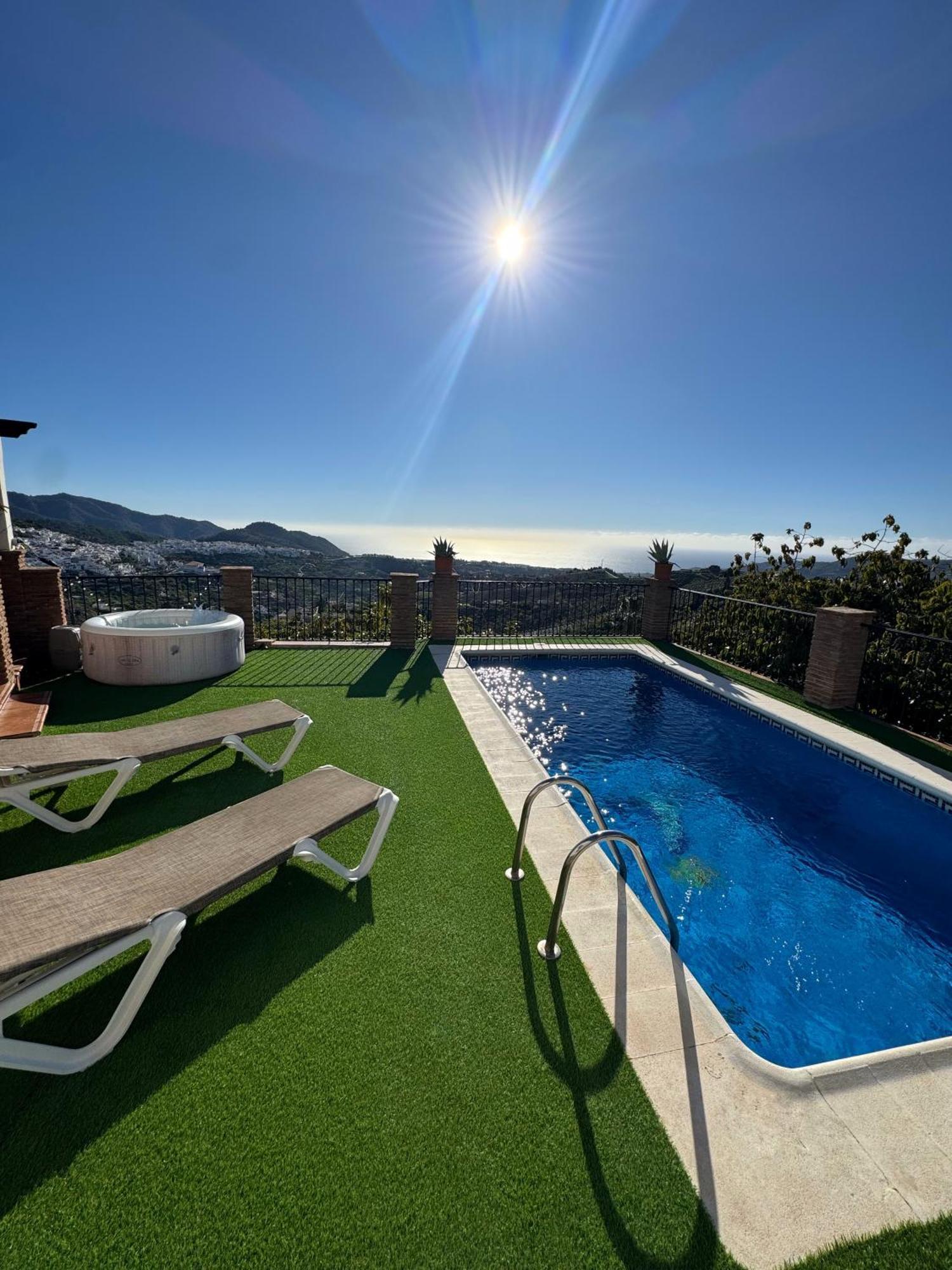 Villa En Frigiliana Con Piscina, Jacuzzi Y Espectaculares Vistas Zewnętrze zdjęcie